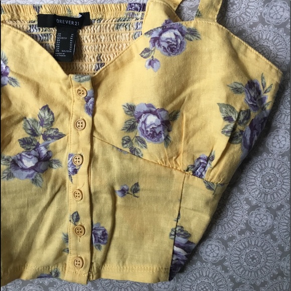 NWOT Yellow crop top - Picture 2 of 3